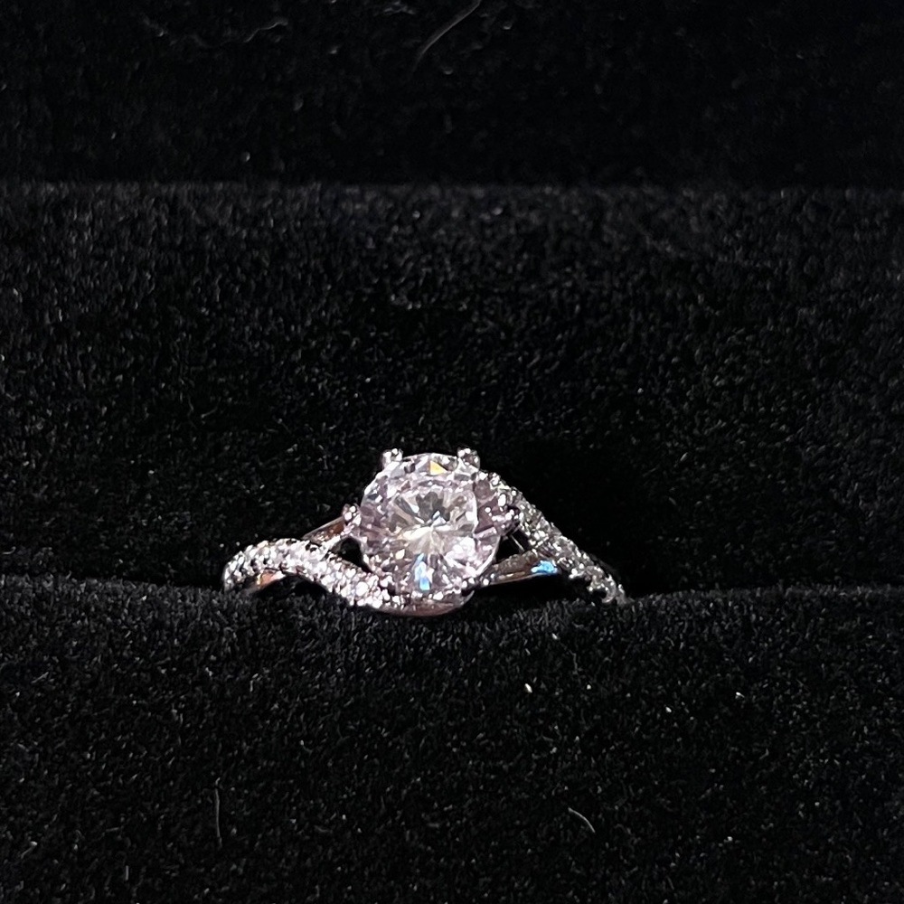 Sterling Silver Moissanite Ring 1CT *ONE SIZE FITS ALL* *FAST SHIPPING*
